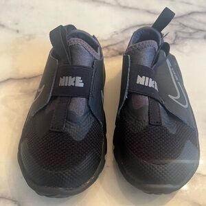 Nike Kids Black and Gray Sneakers